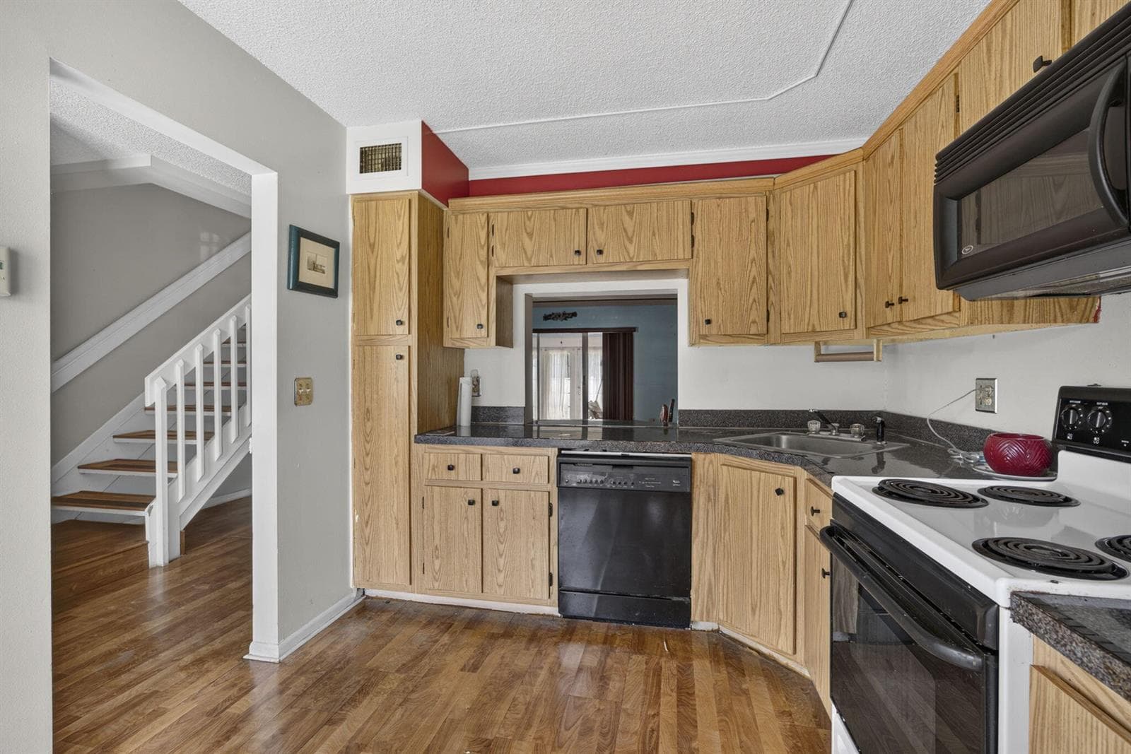 3714 Savoy Lane F photo 4