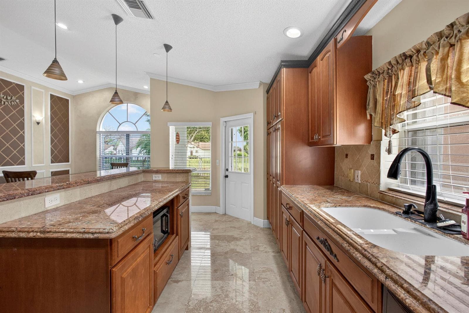 243 WEDGEWOOD Circle photo 13