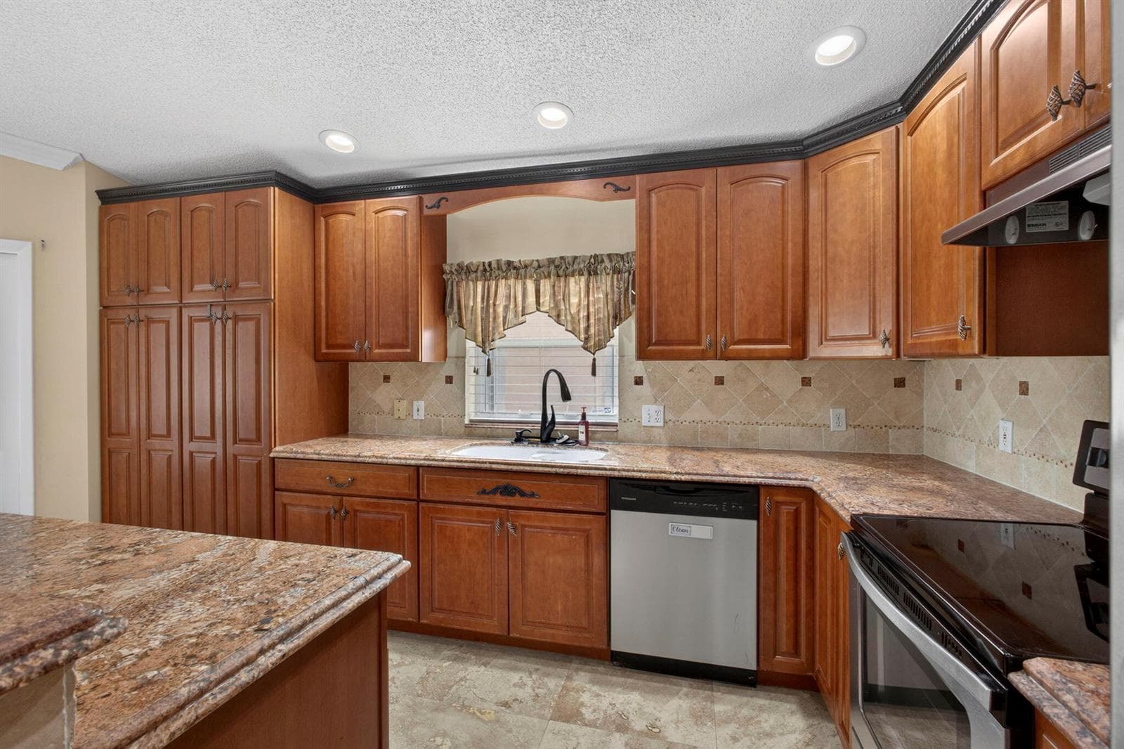 243 WEDGEWOOD Circle photo 12