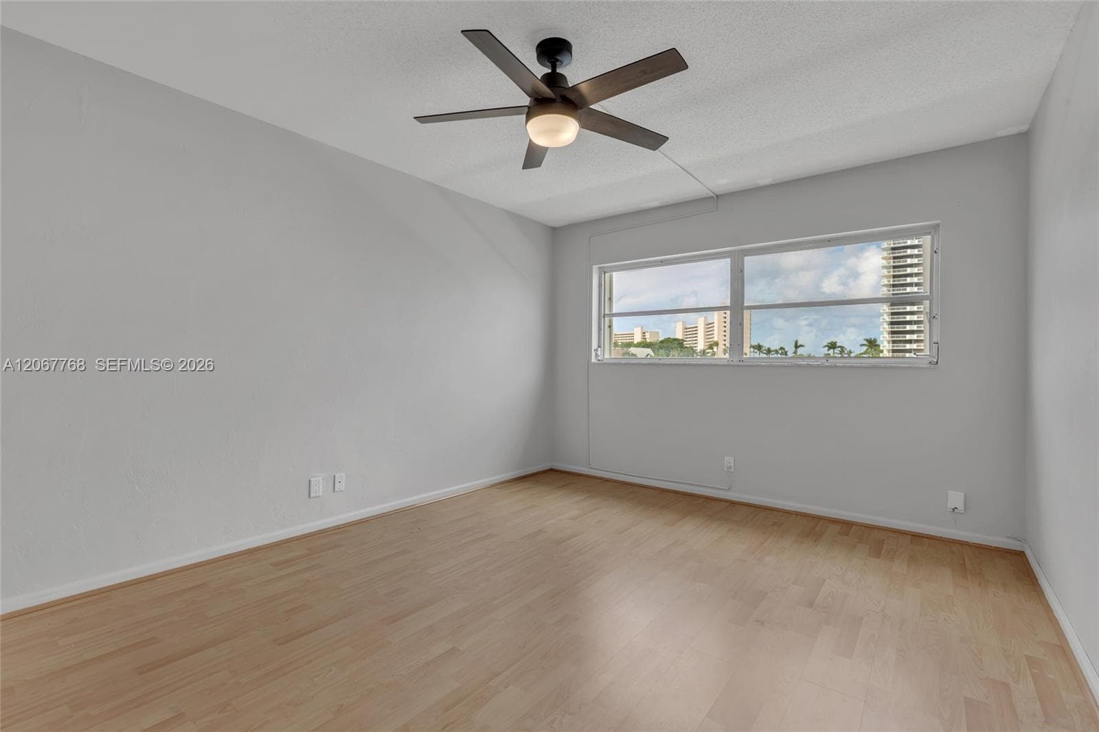 28 Yacht Club Dr 202 photo 19