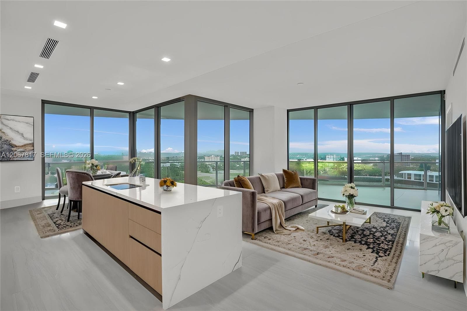 2411 Laguna Cir 1805 photo 16