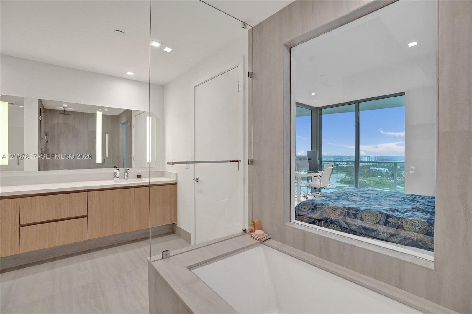 2411 Laguna Cir 1805 photo 24