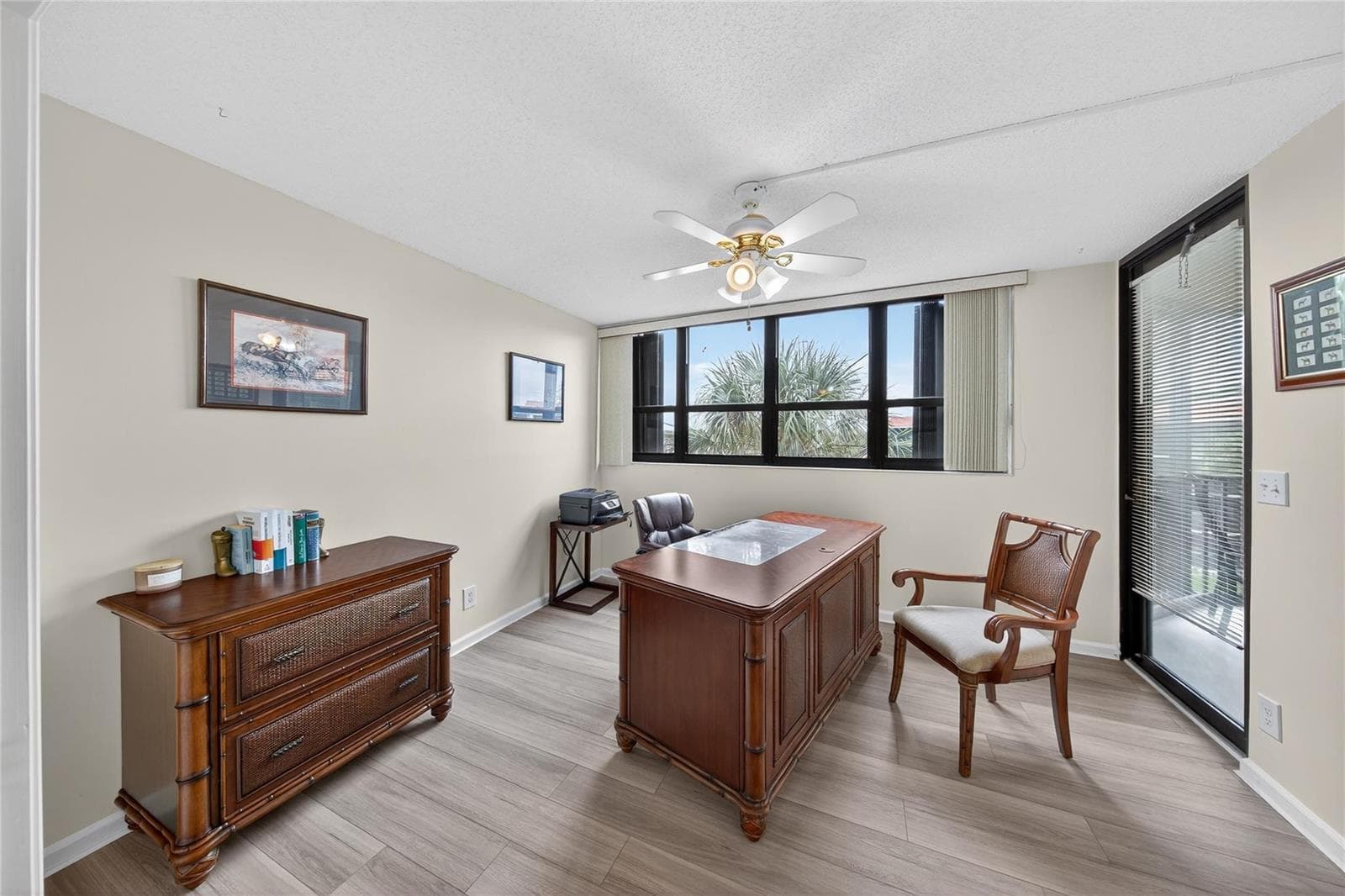 800 JEFFERY Street 405 photo 20
