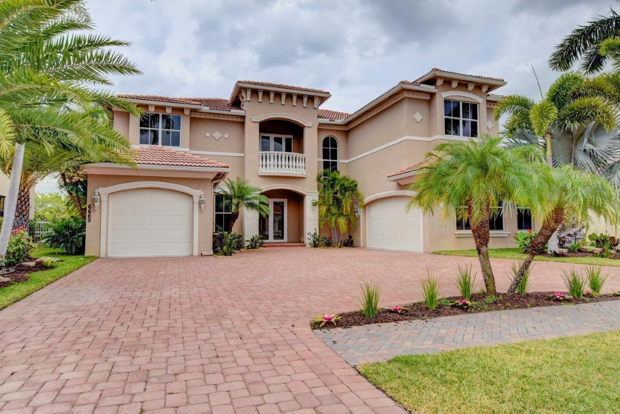 6669 Cobia Circle photo 2