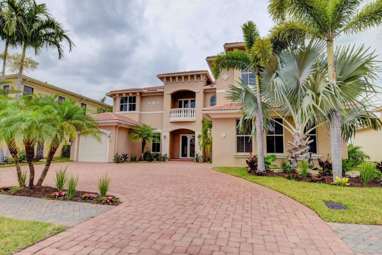 6669 Cobia Circle photo 3