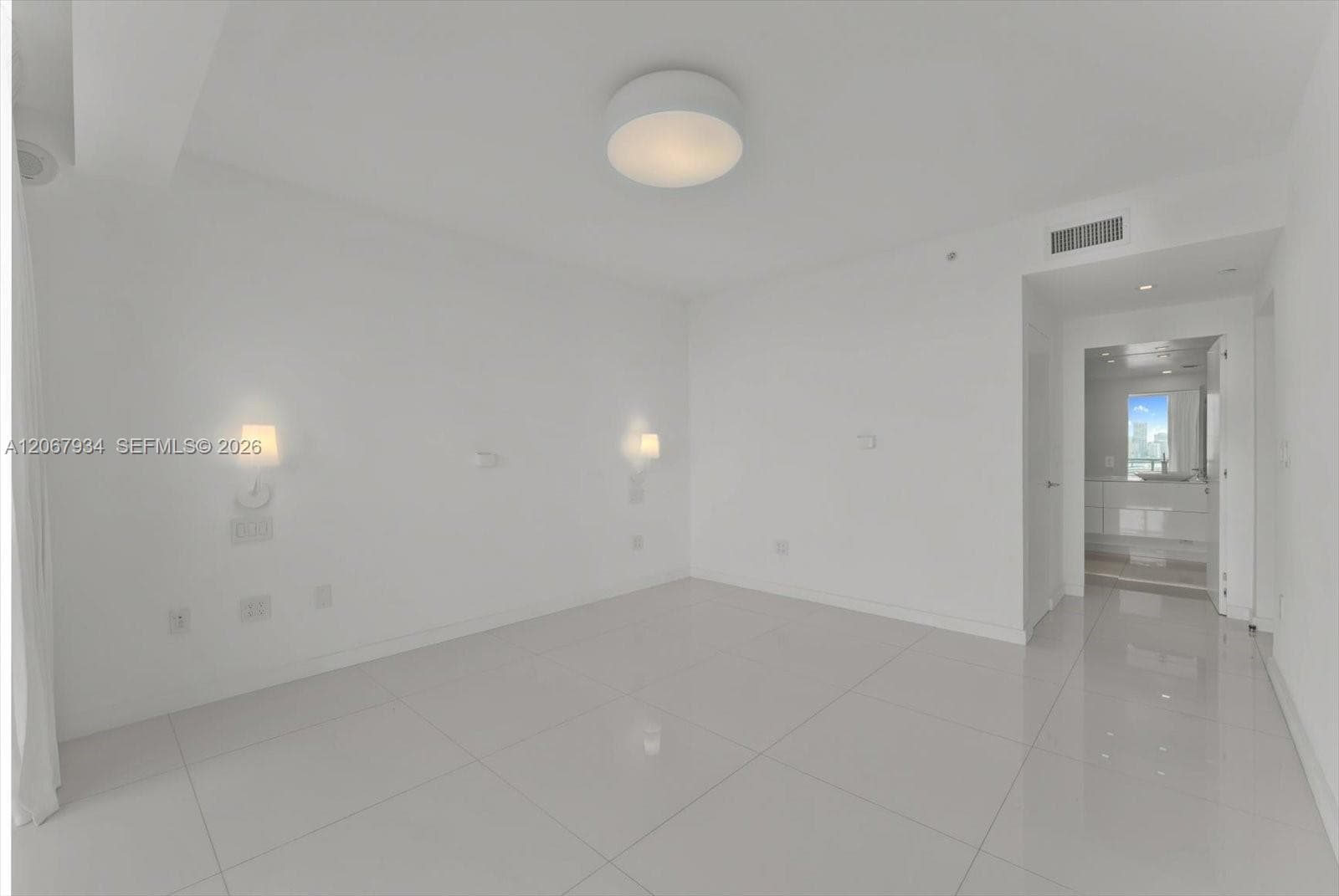 520 West Ave 2101 photo 23
