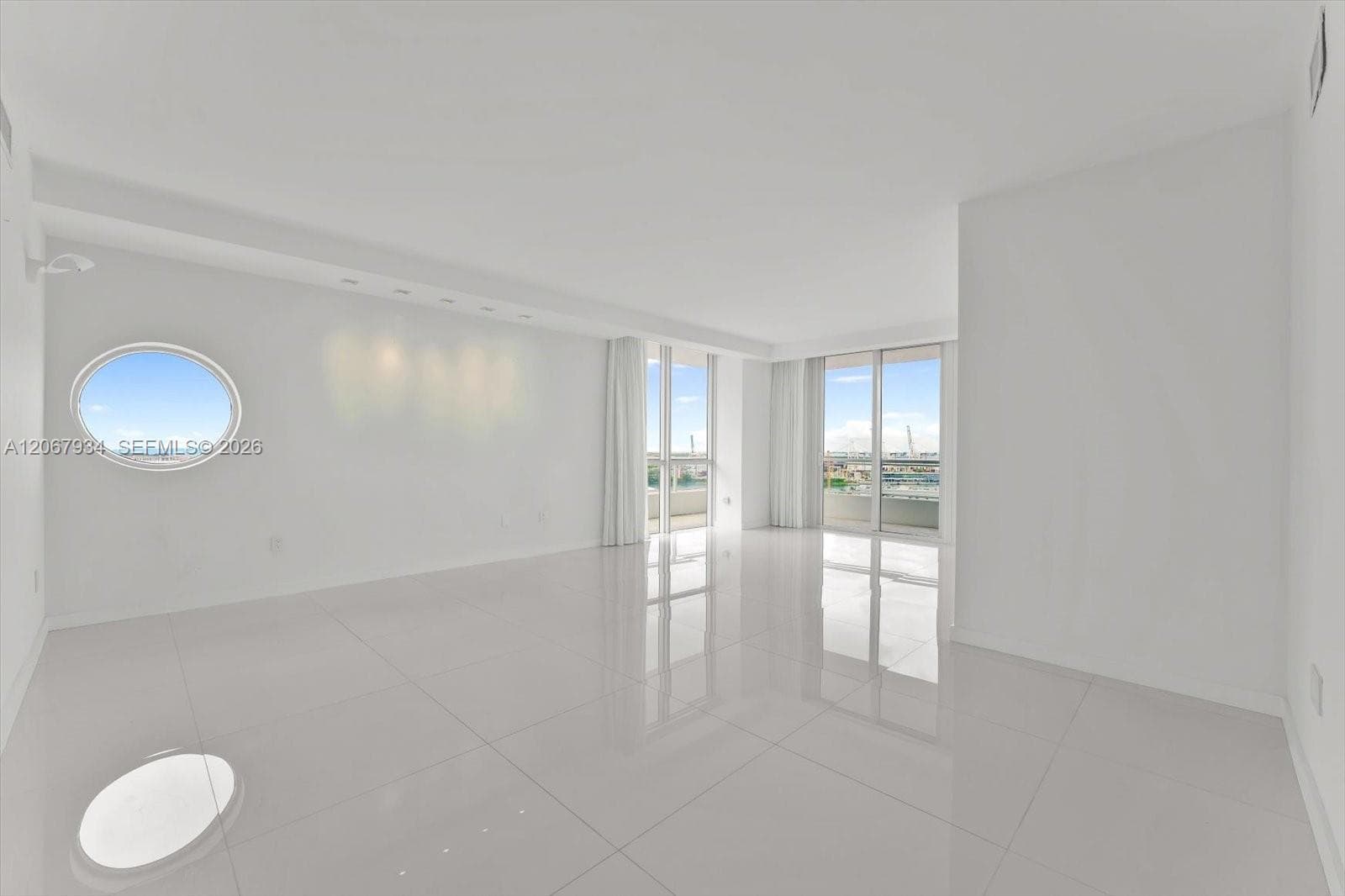 520 West Ave 2101 photo 7