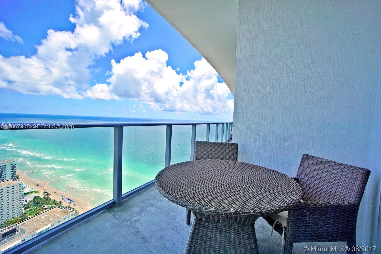4111 S Ocean Dr LPH6 photo 2