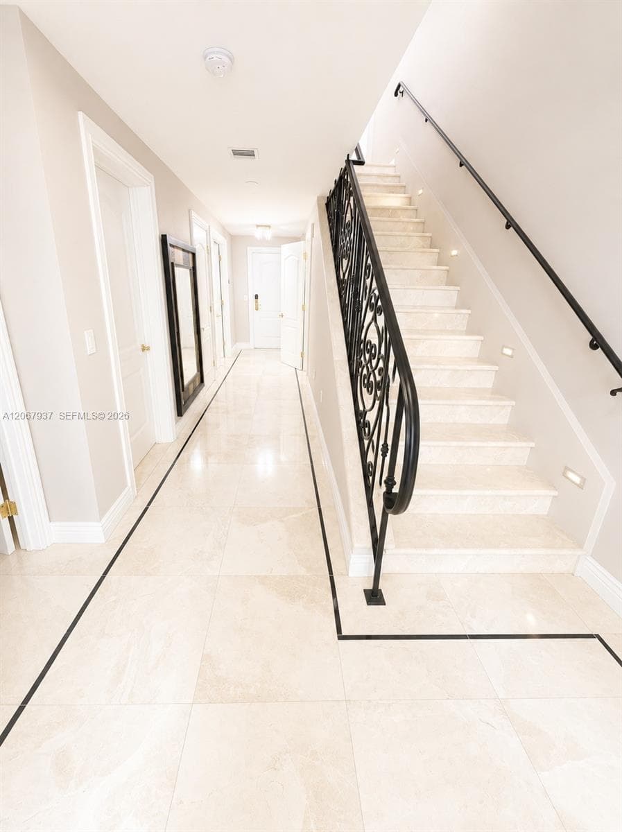 3501 N Ocean Dr V1 photo 6