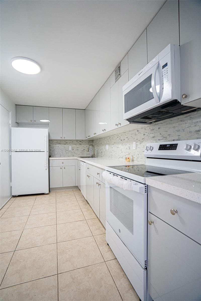 1849 S Ocean Dr 1509 photo 15
