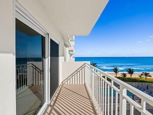 3221 S Ocean Boulevard 405 photo 2