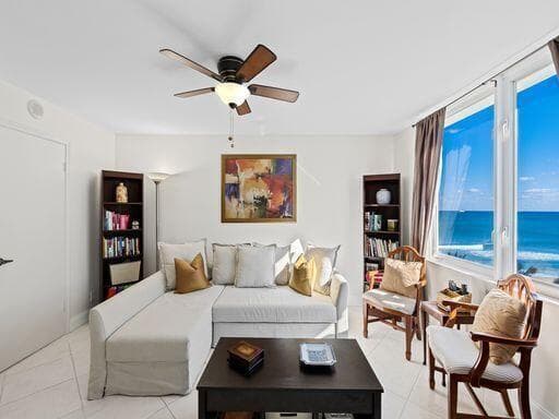 3221 S Ocean Boulevard 405 photo 3