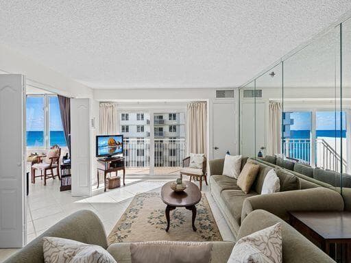 3221 S Ocean Boulevard 405 photo 1