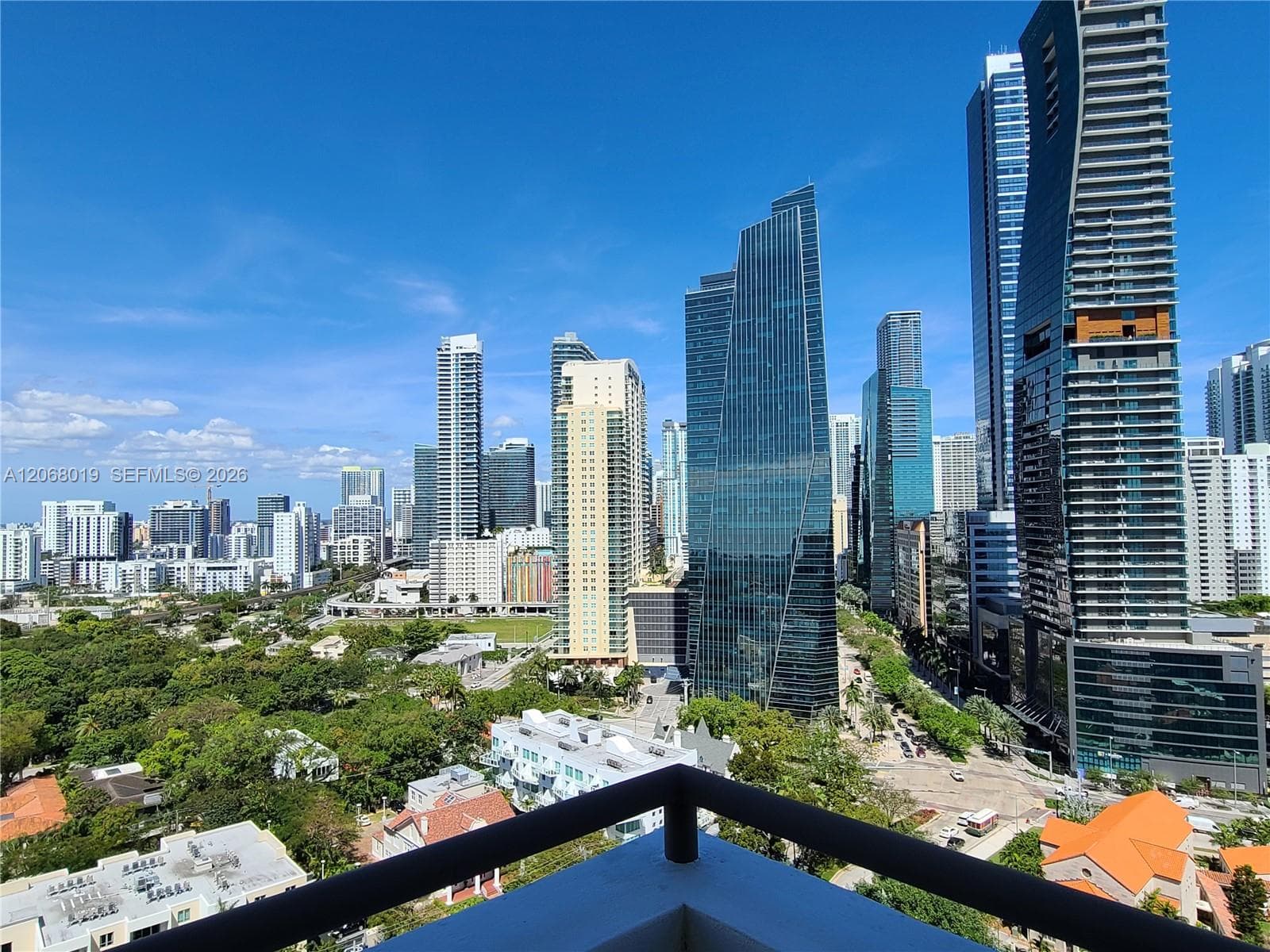 1581 Brickell Ave 2- Prking 1907 photo 2