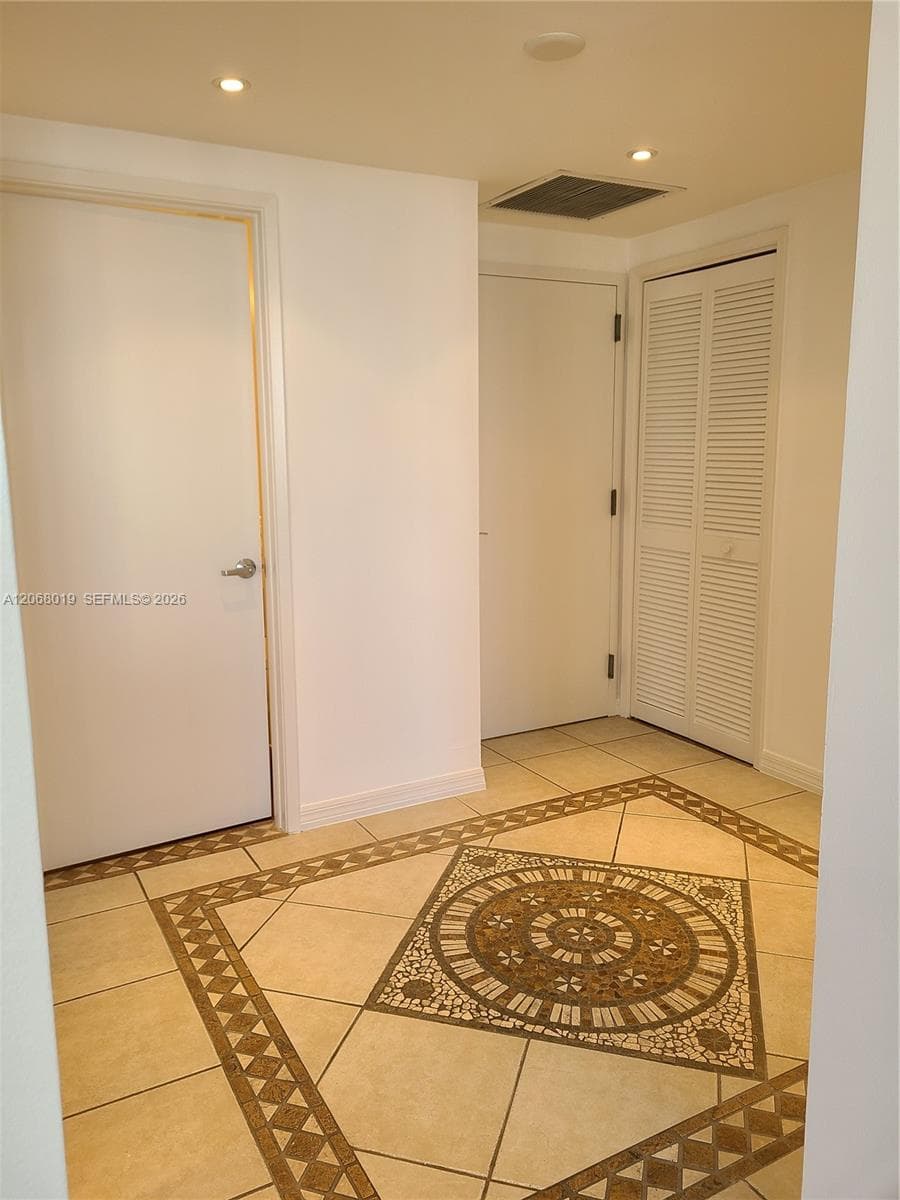 1581 Brickell Ave 2- Prking 1907 photo 6