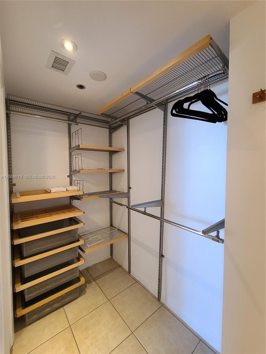 1581 Brickell Ave 2- Prking 1907 photo 17