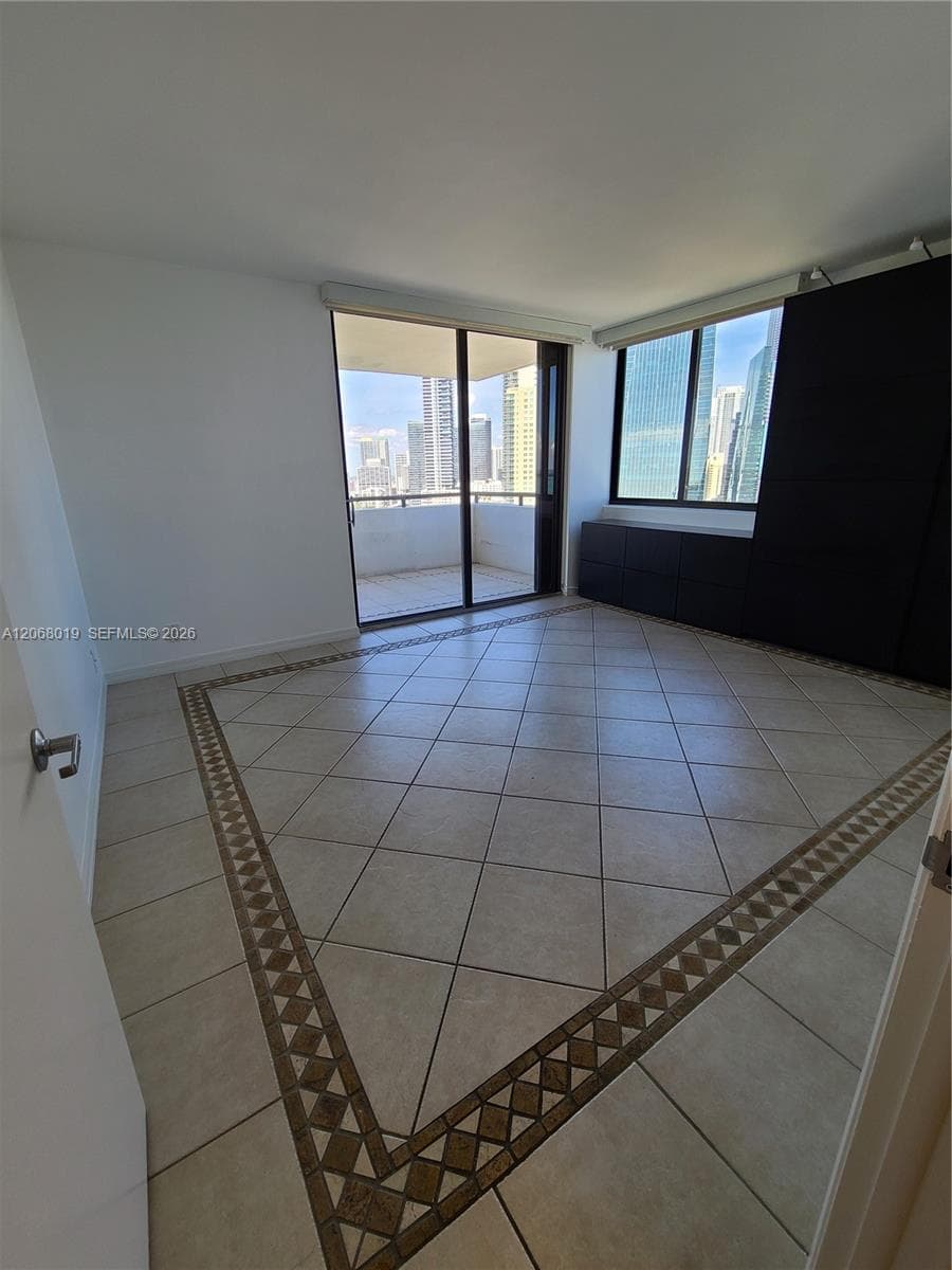 1581 Brickell Ave 2- Prking 1907 photo 20
