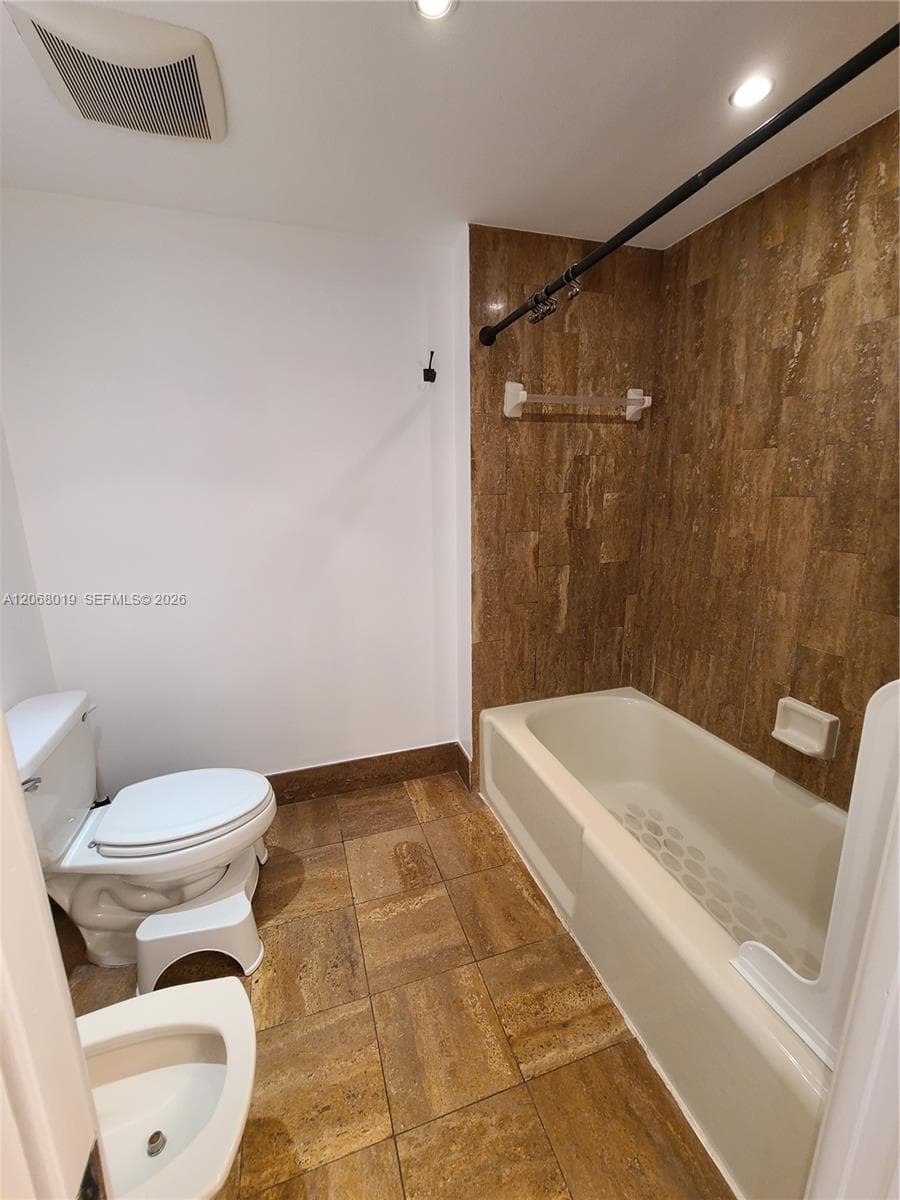 1581 Brickell Ave 2- Prking 1907 photo 19