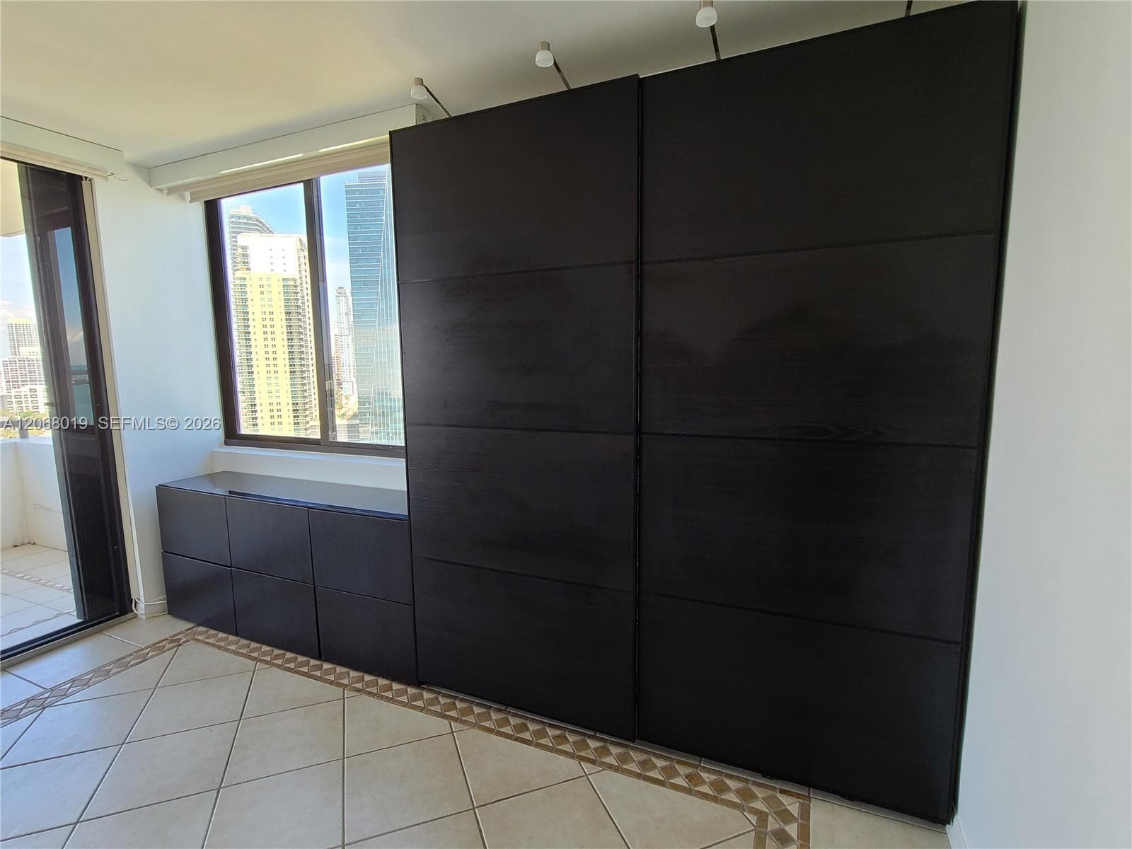 1581 Brickell Ave 2- Prking 1907 photo 21