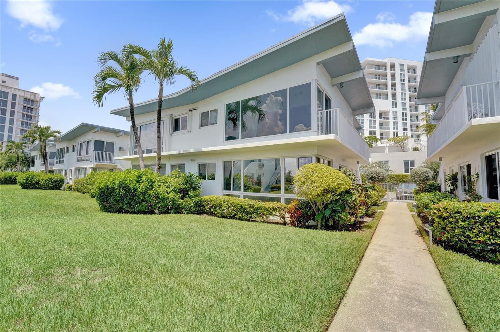 425 BAYSHORE Drive 41 photo 17