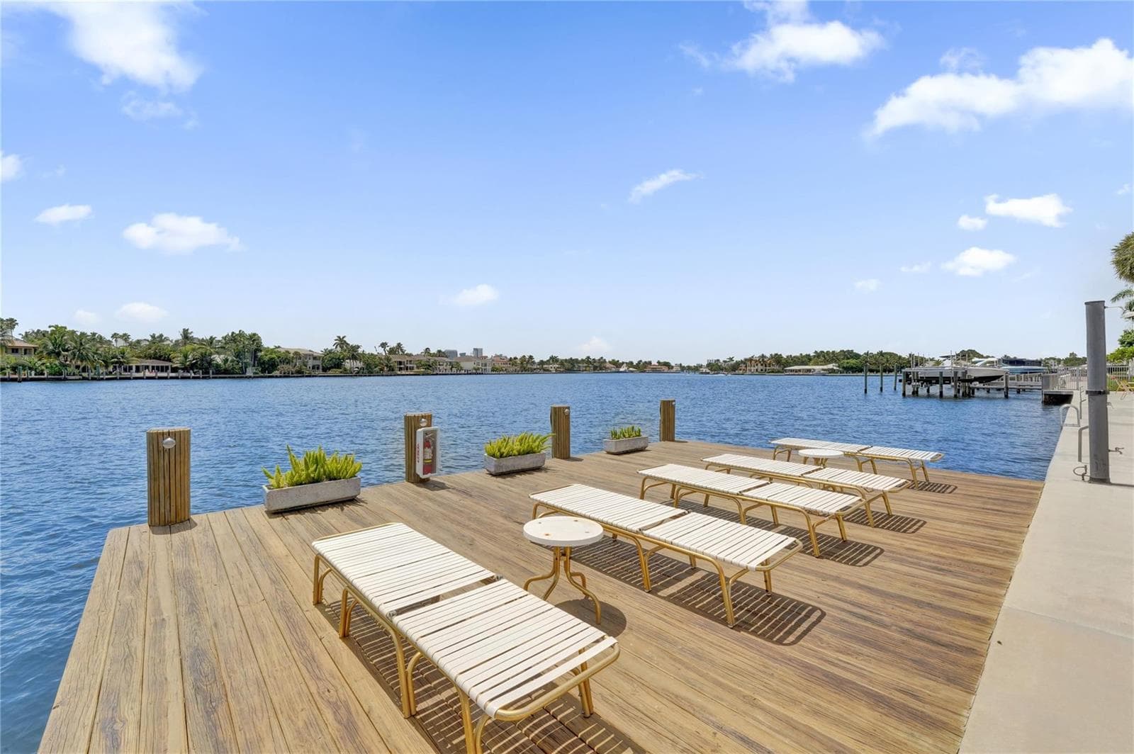 425 BAYSHORE Drive 41 photo 20