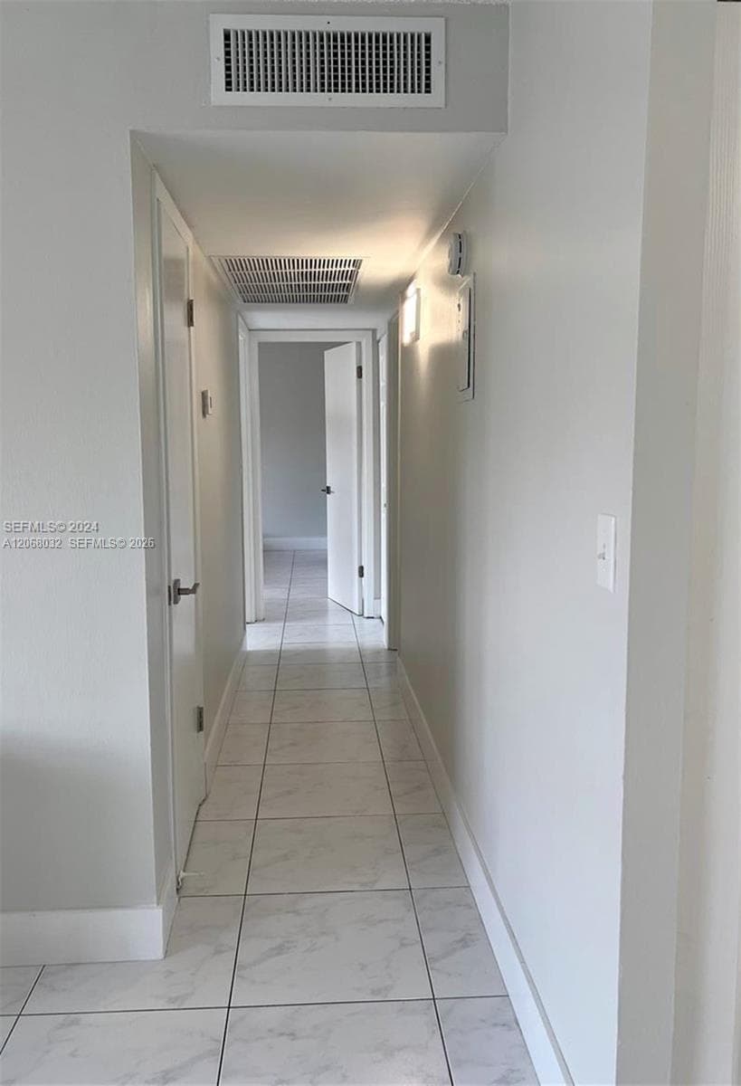 401 Golden Isles Dr 503 photo 9