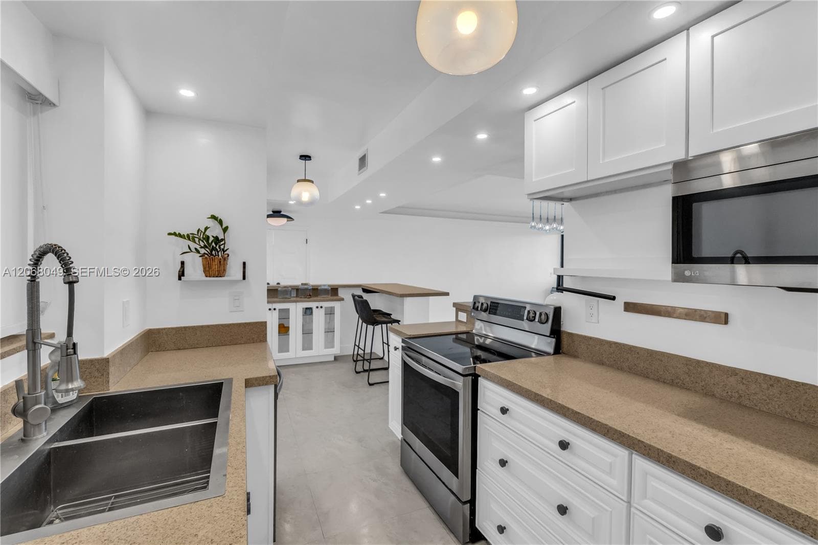 9101 E Bay Harbor Dr 706 photo 13