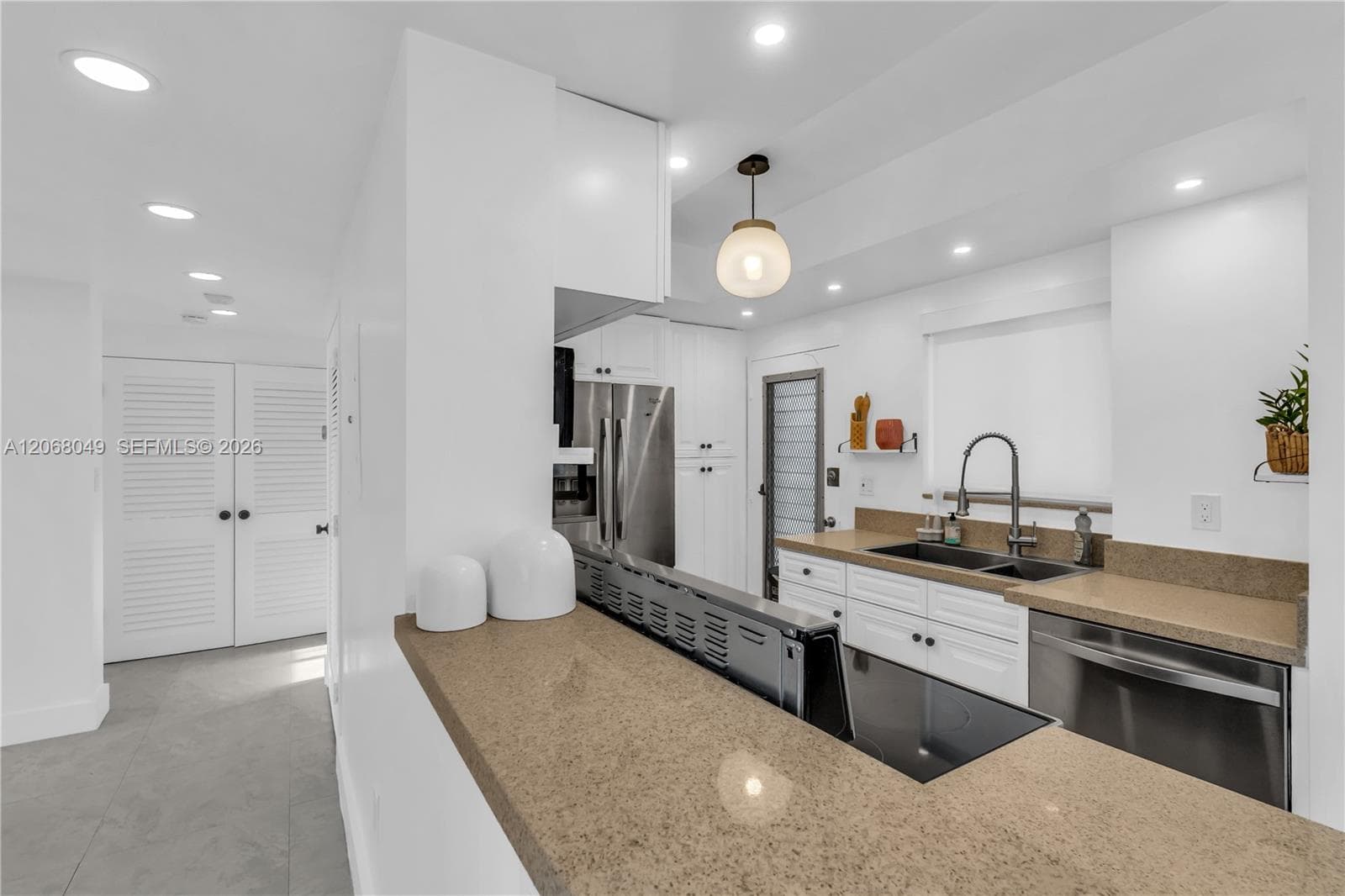 9101 E Bay Harbor Dr 706 photo 22