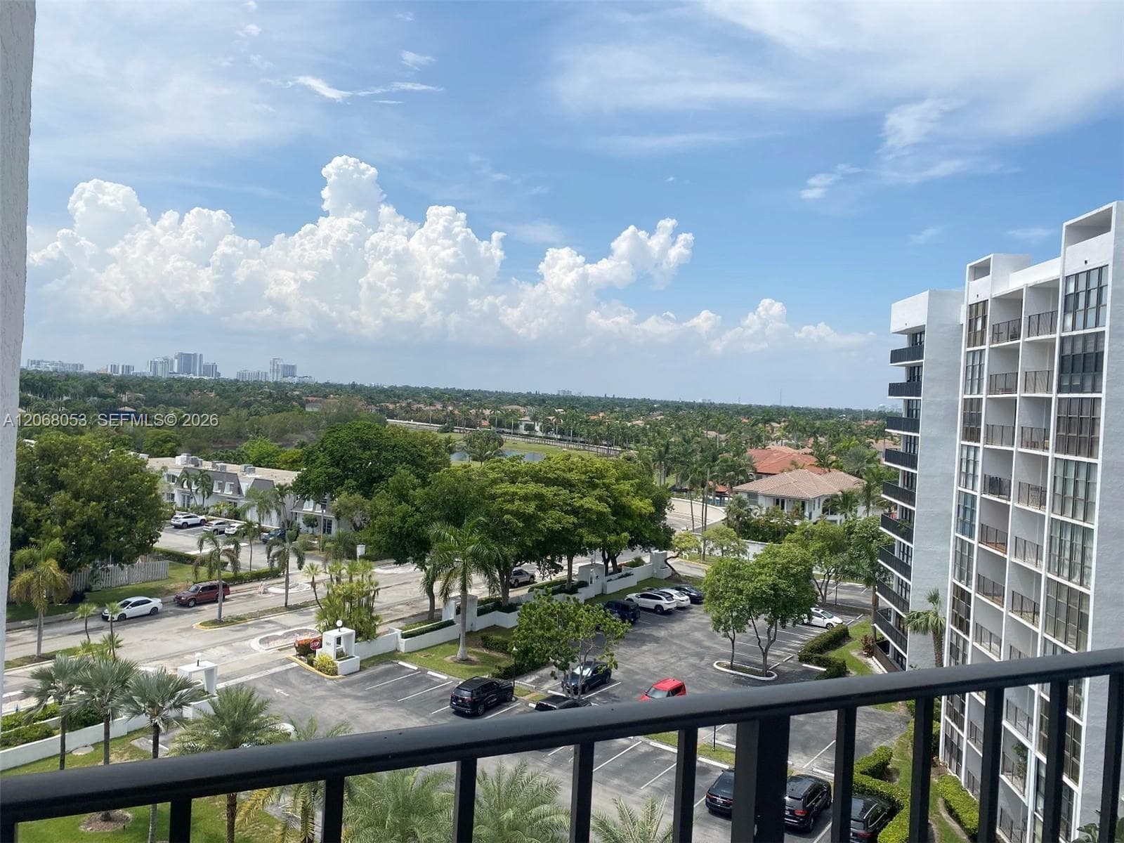 1000 Parkview Dr 825 photo 17