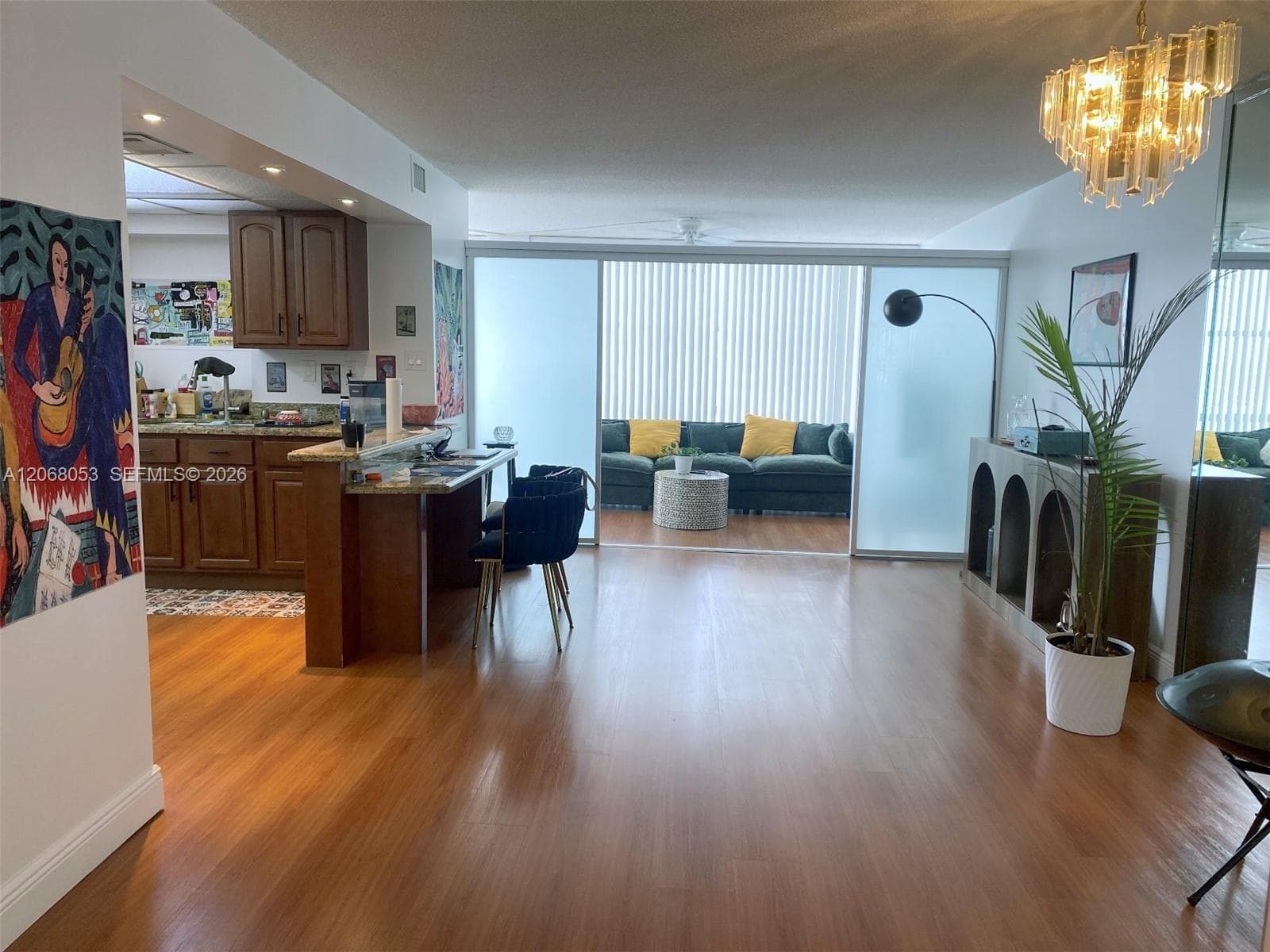 1000 Parkview Dr 825 photo 5