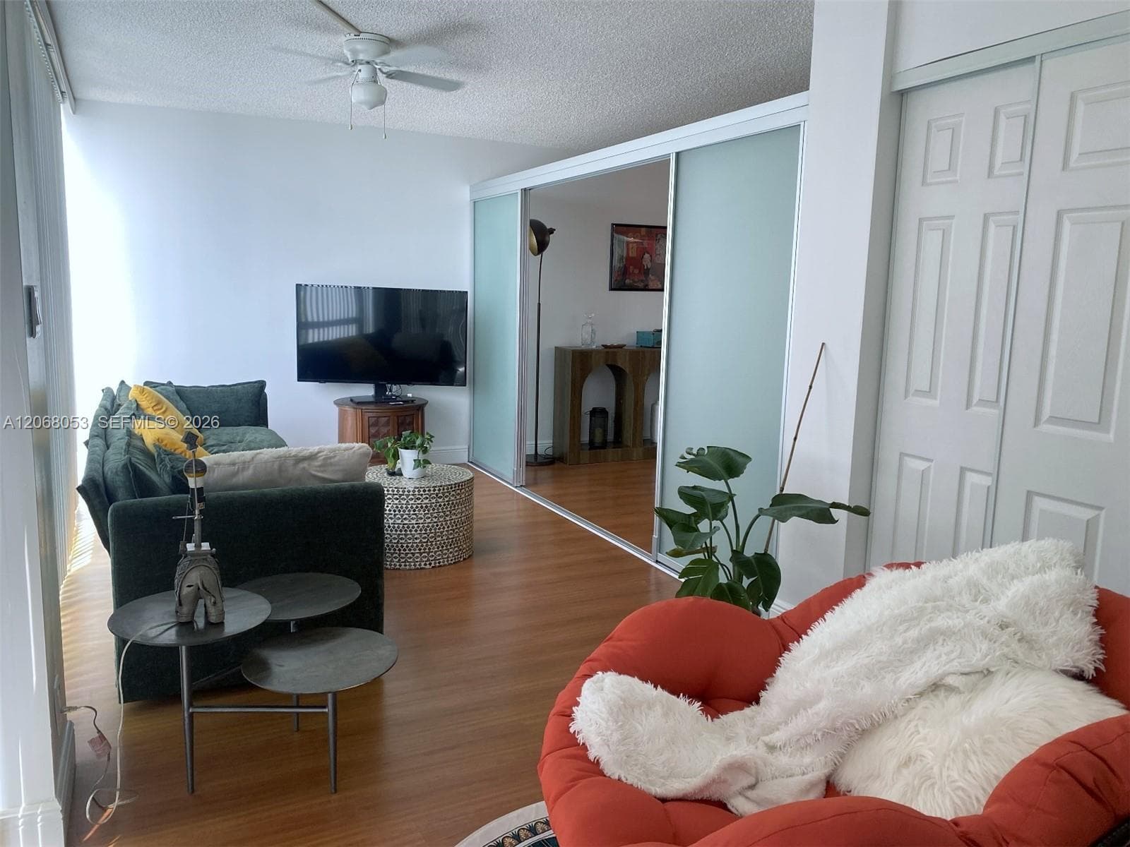 1000 Parkview Dr 825 photo 9