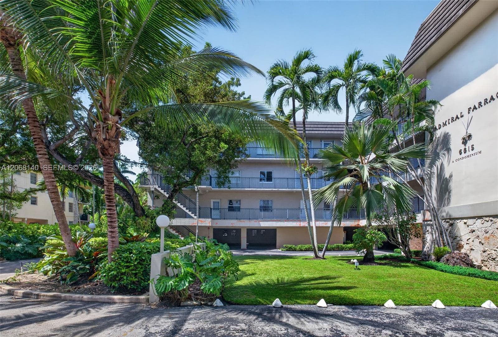 6815 Edgewater Dr 301 photo 5