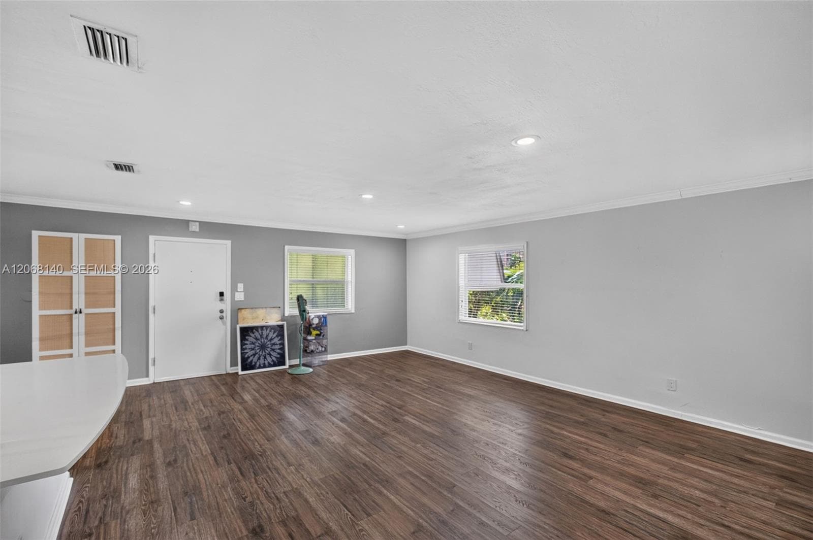 6815 Edgewater Dr 301 photo 9