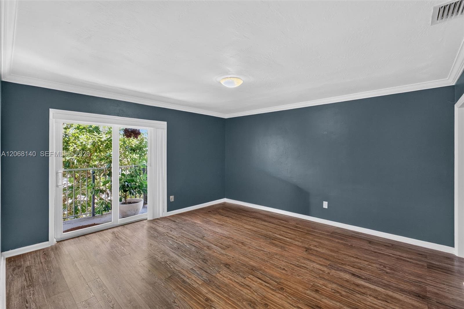 6815 Edgewater Dr 301 photo 21