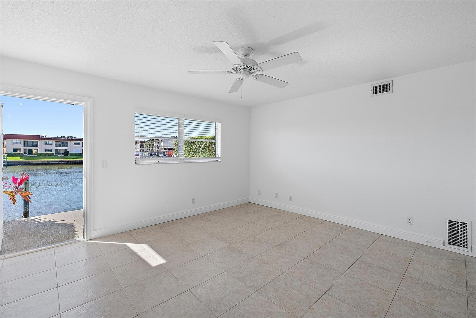 316 Southwind Court Apt 107 photo 16