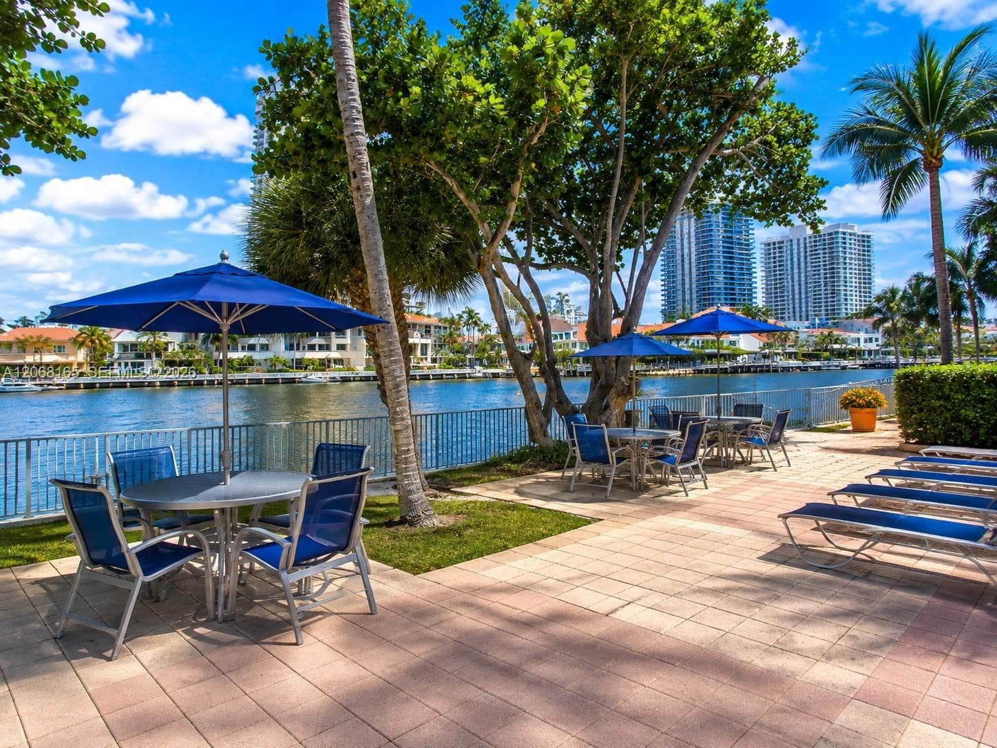 19390 Collins Ave 1210 photo 23