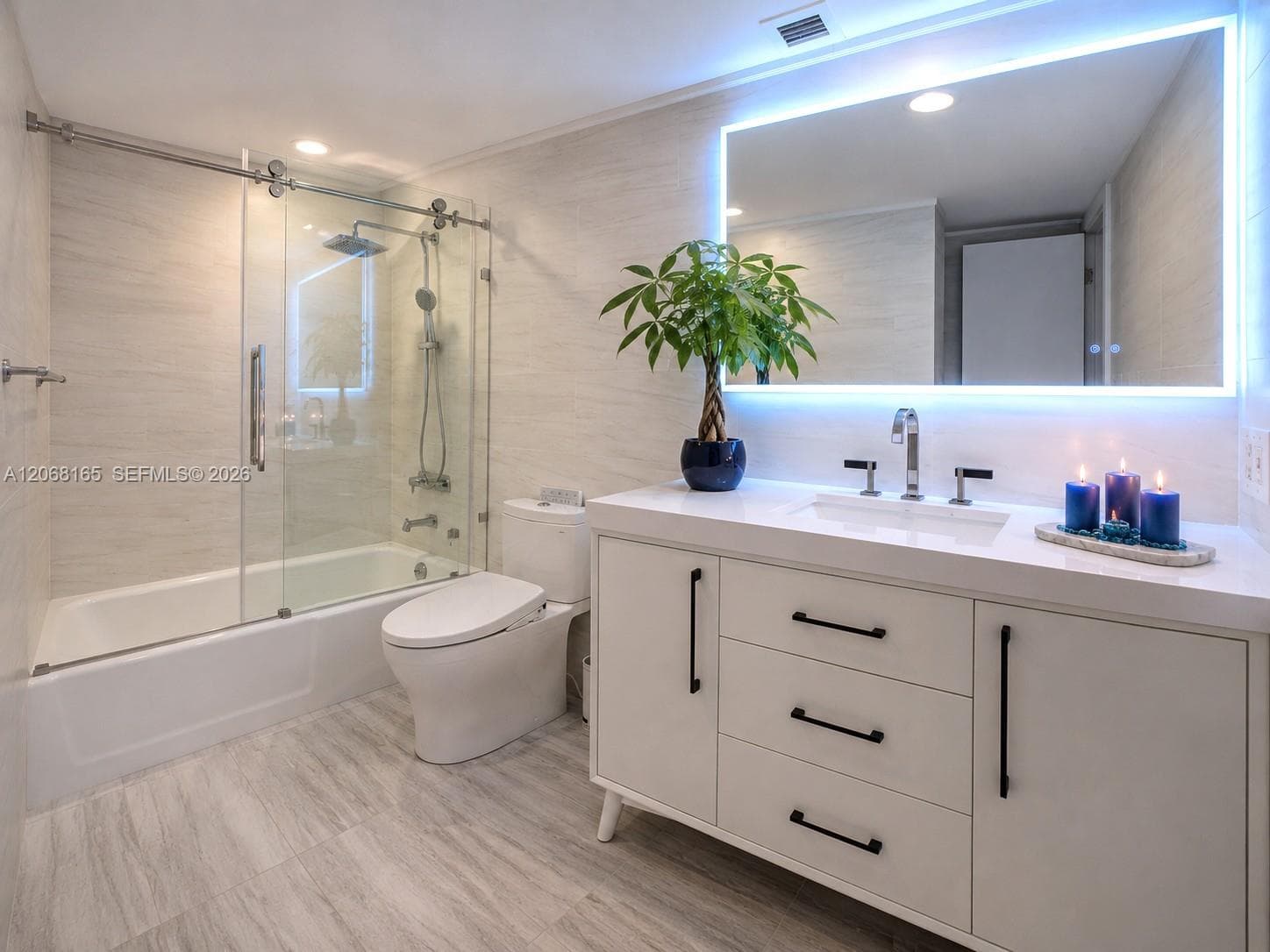 19390 Collins Ave 1210 photo 13