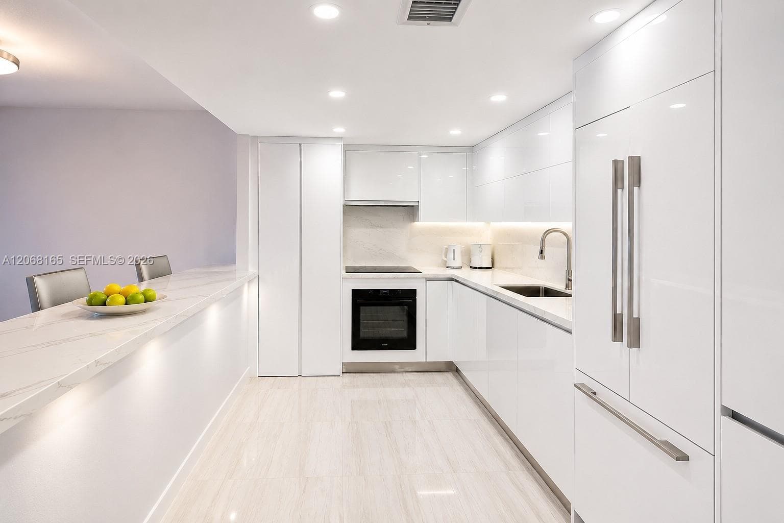 19390 Collins Ave 1210 photo 4