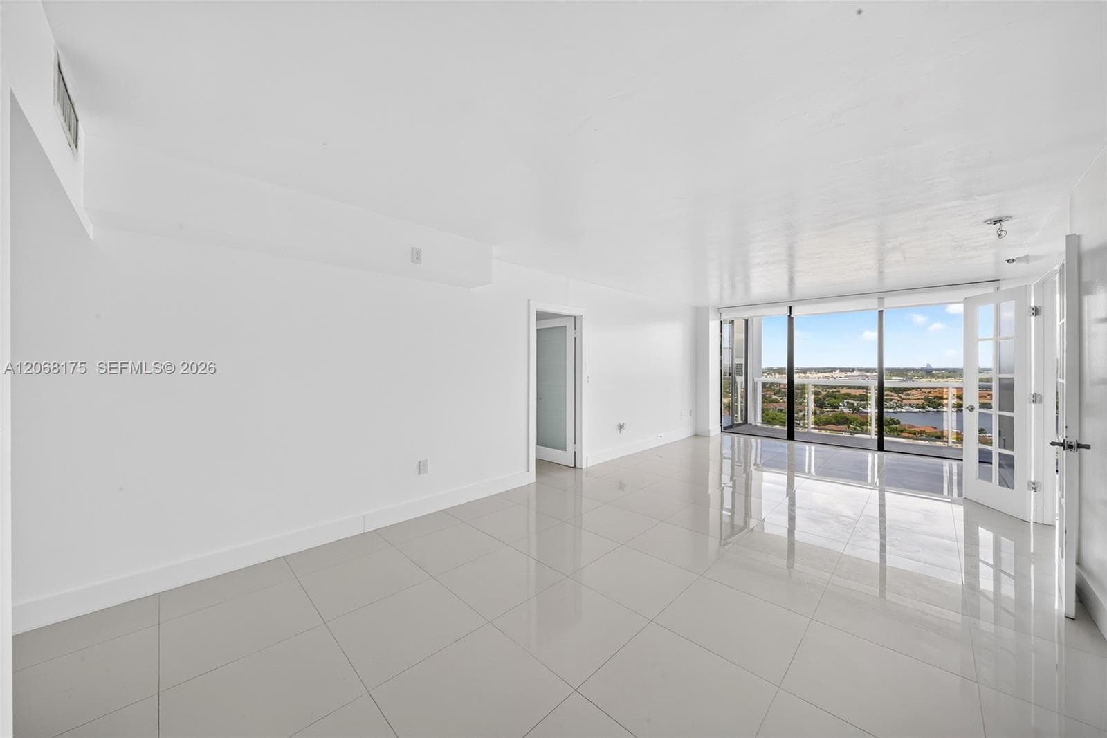 20505 E Country Club Dr 2132 photo 9