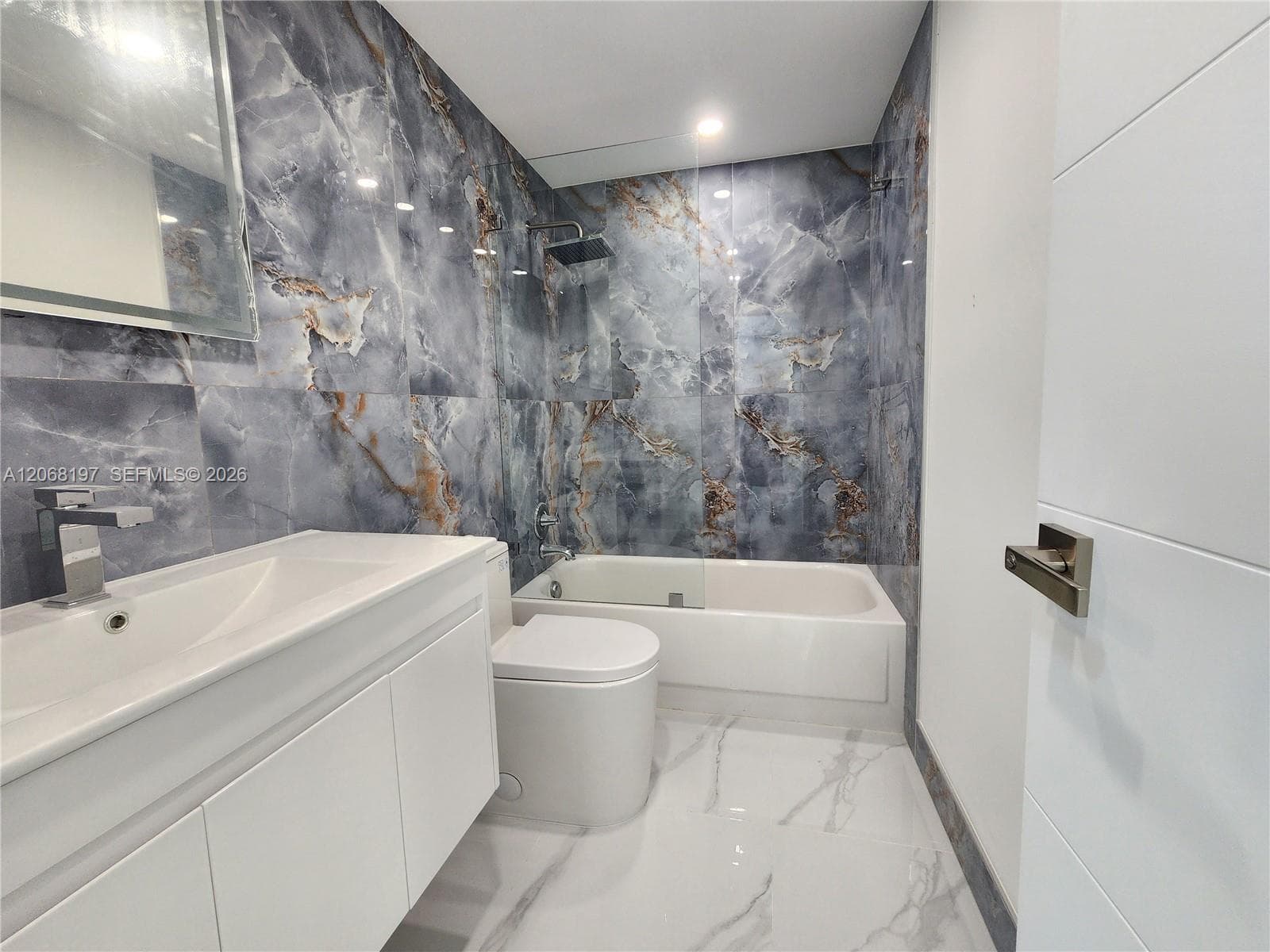 3505 S Ocean Dr 716 photo 22
