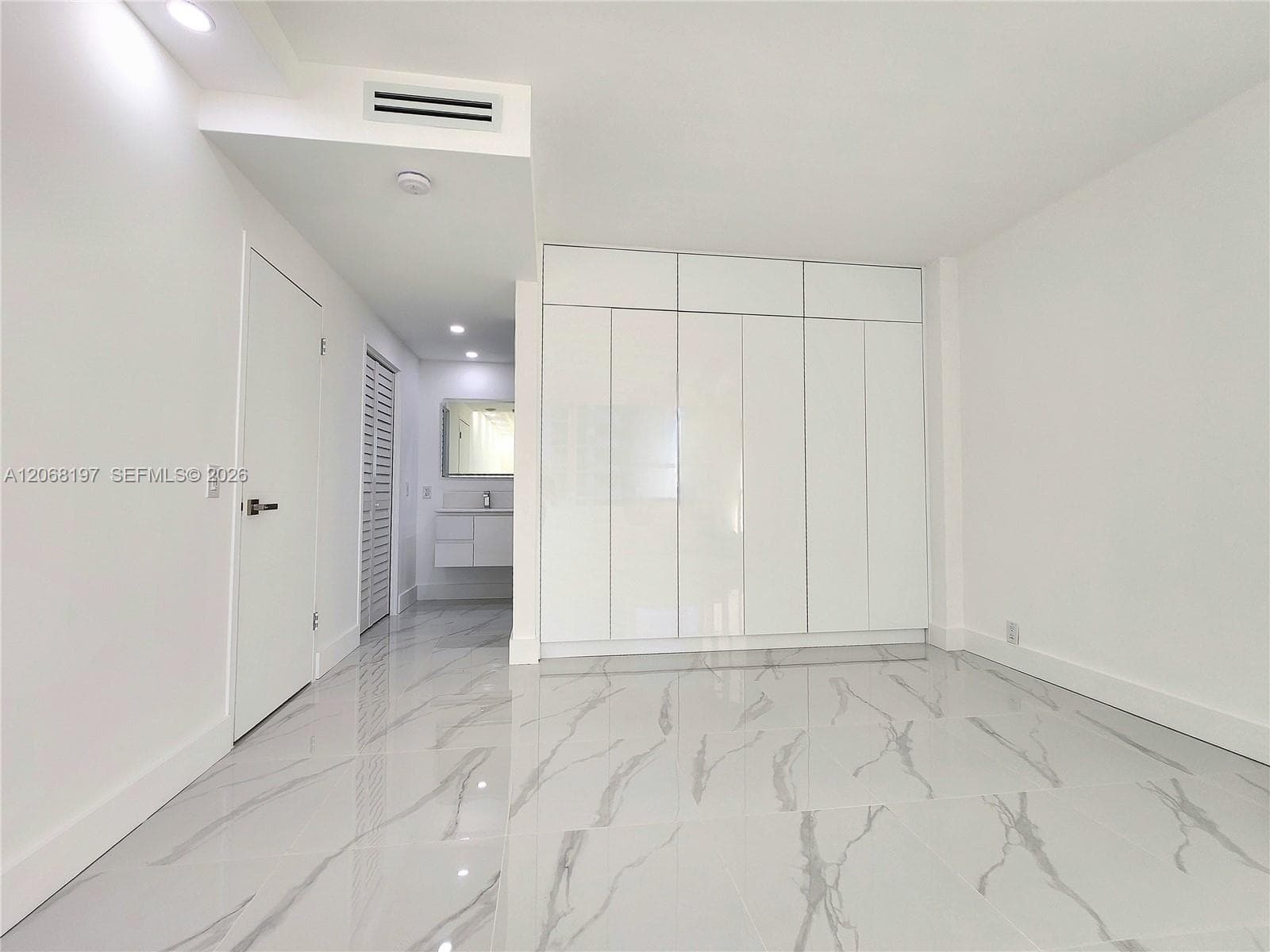 3505 S Ocean Dr 716 photo 11
