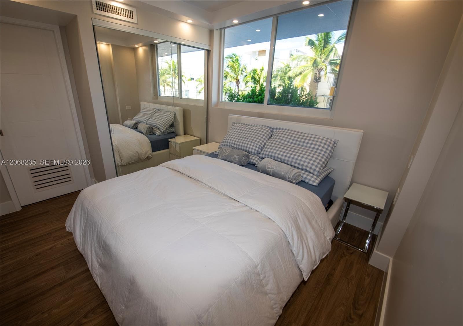 401 Ocean Dr 303 photo 7