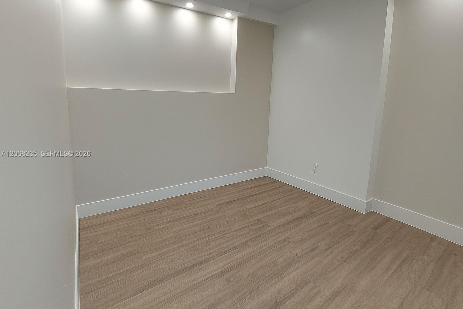 401 Ocean Dr 303 photo 9