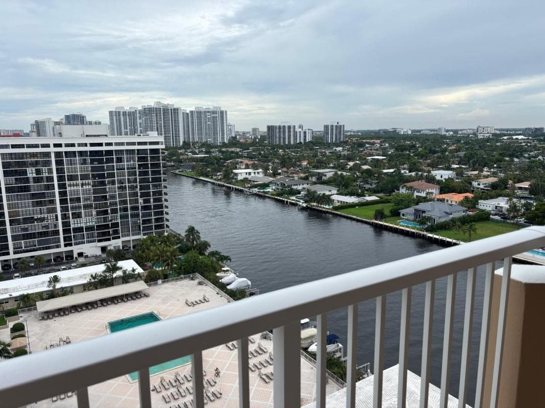 1965 S Ocean Drive 16P photo 1