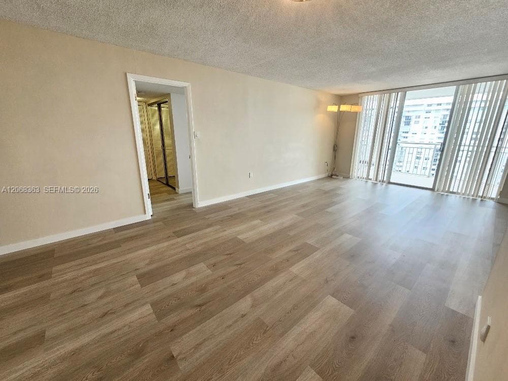 18081 Biscayne Blvd 1702 photo 4
