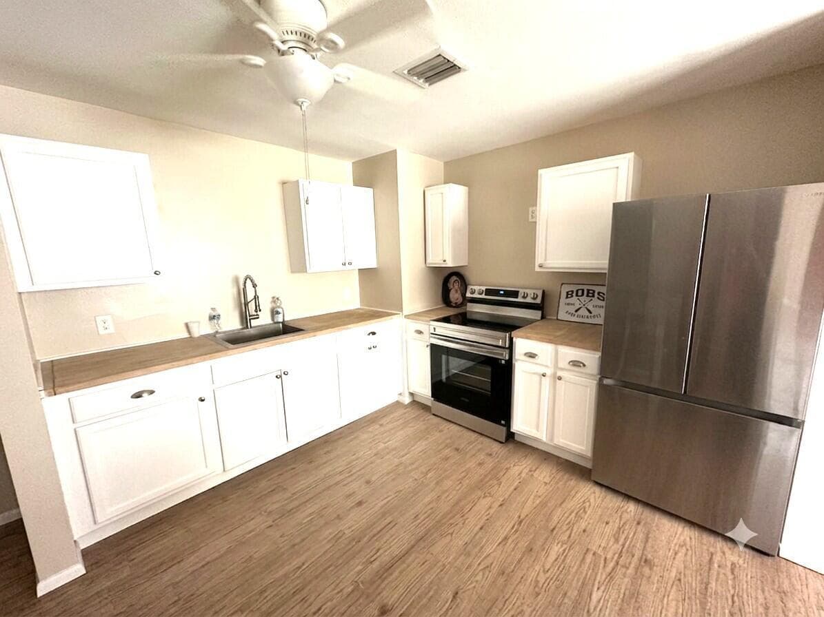 1764 W MIDWAY photo 17