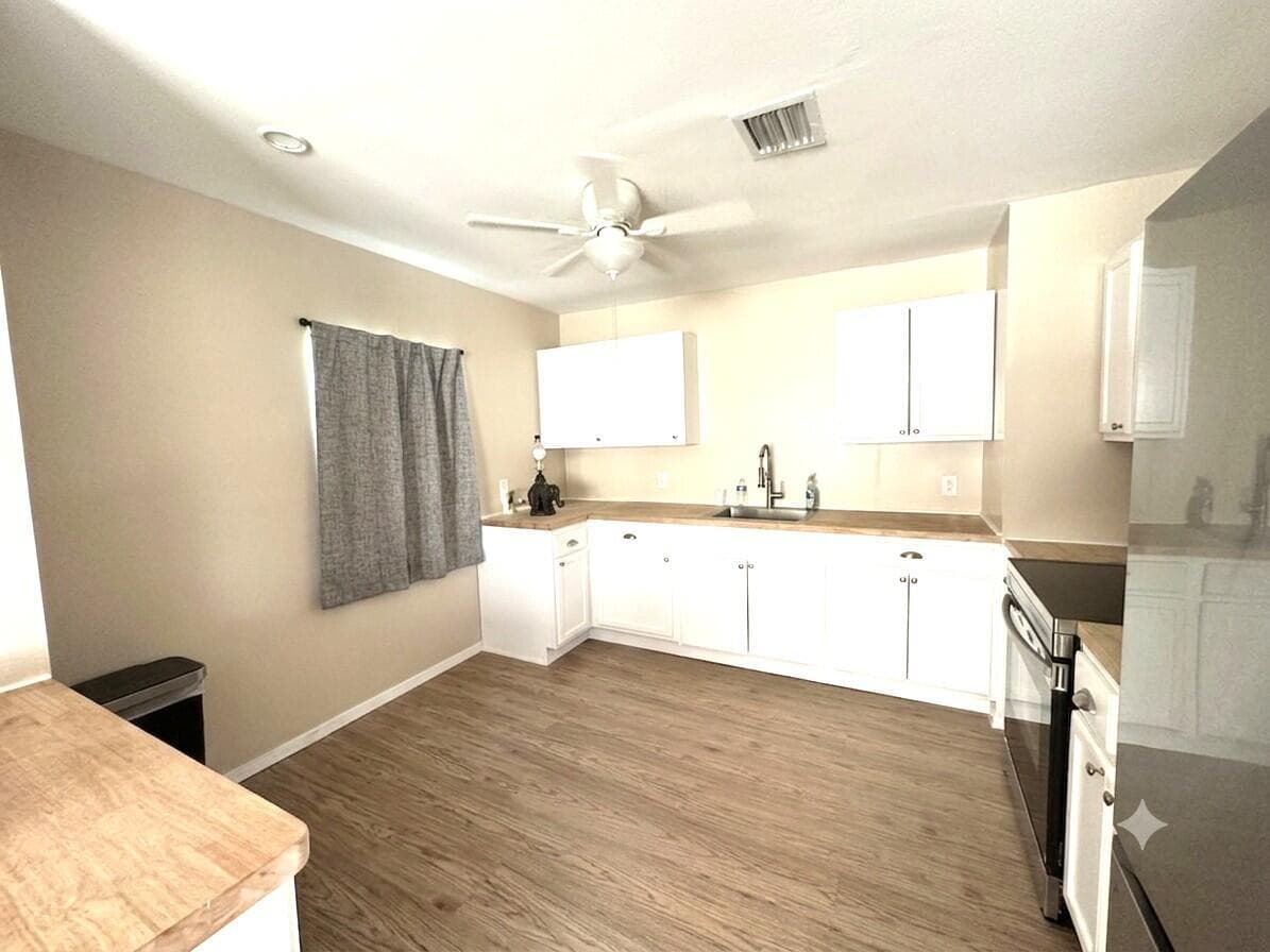 1764 W MIDWAY photo 16