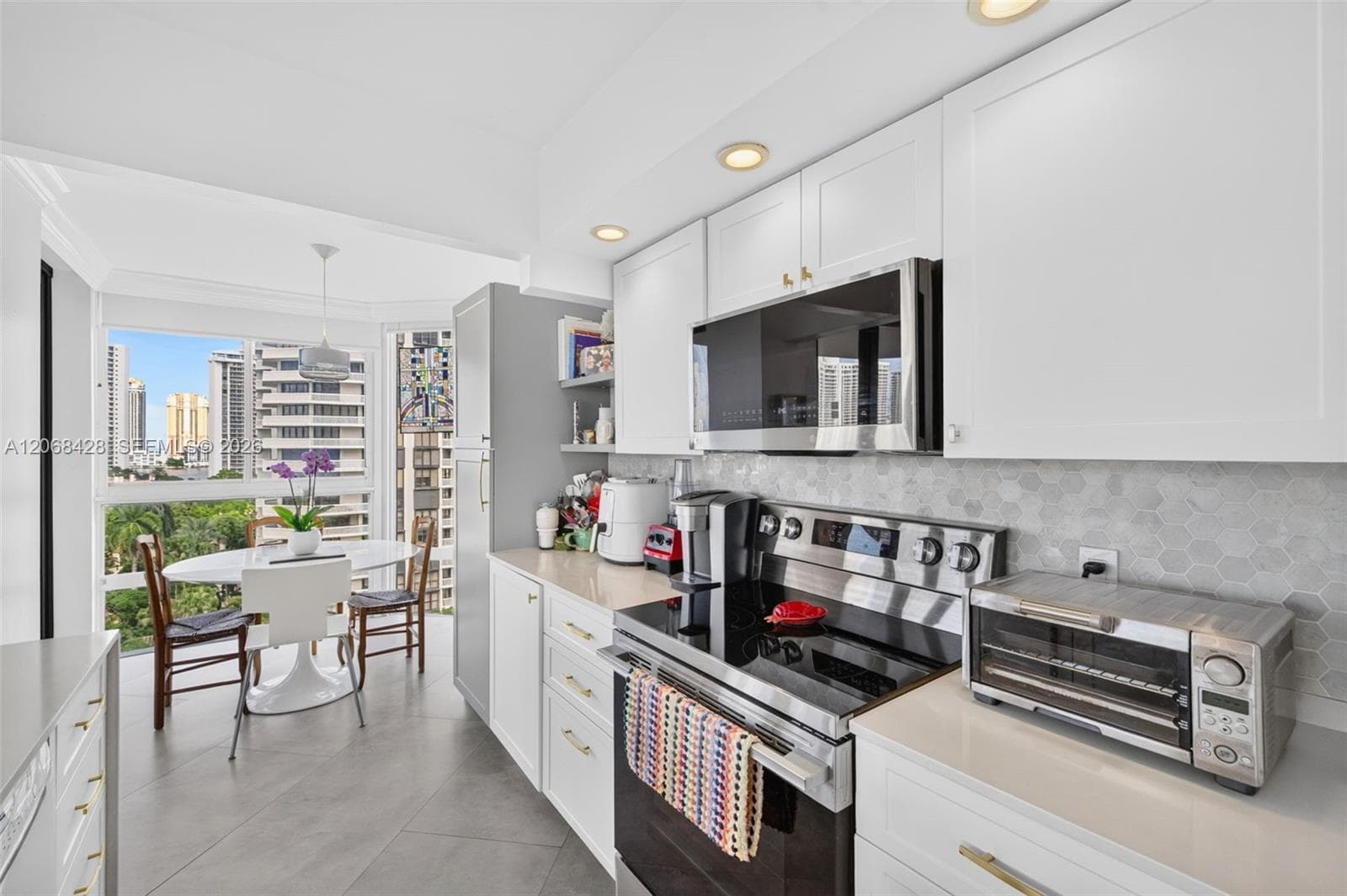 1000 Island Blvd 1204 photo 15