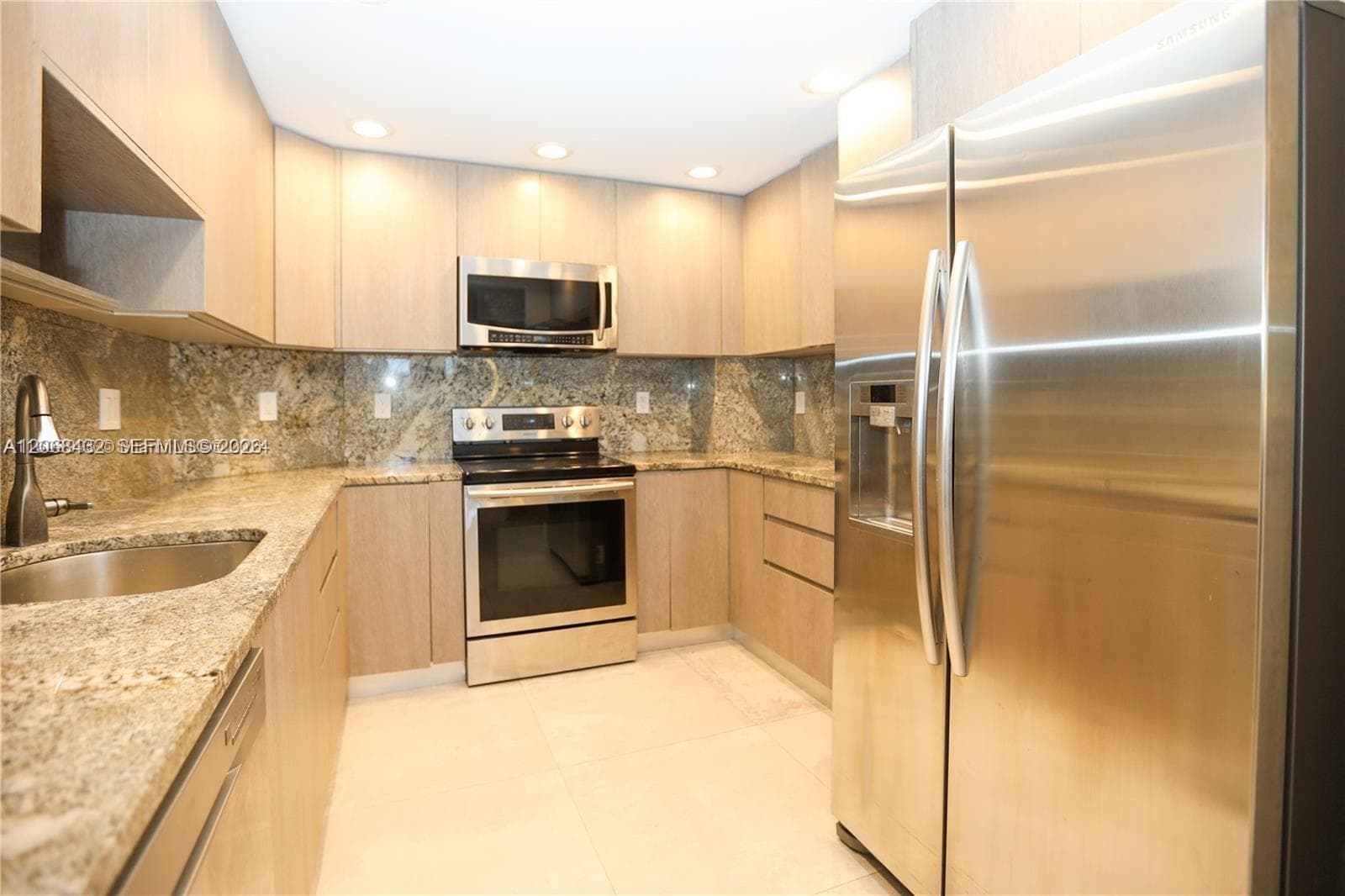 300 Bayview Dr 216 photo 8