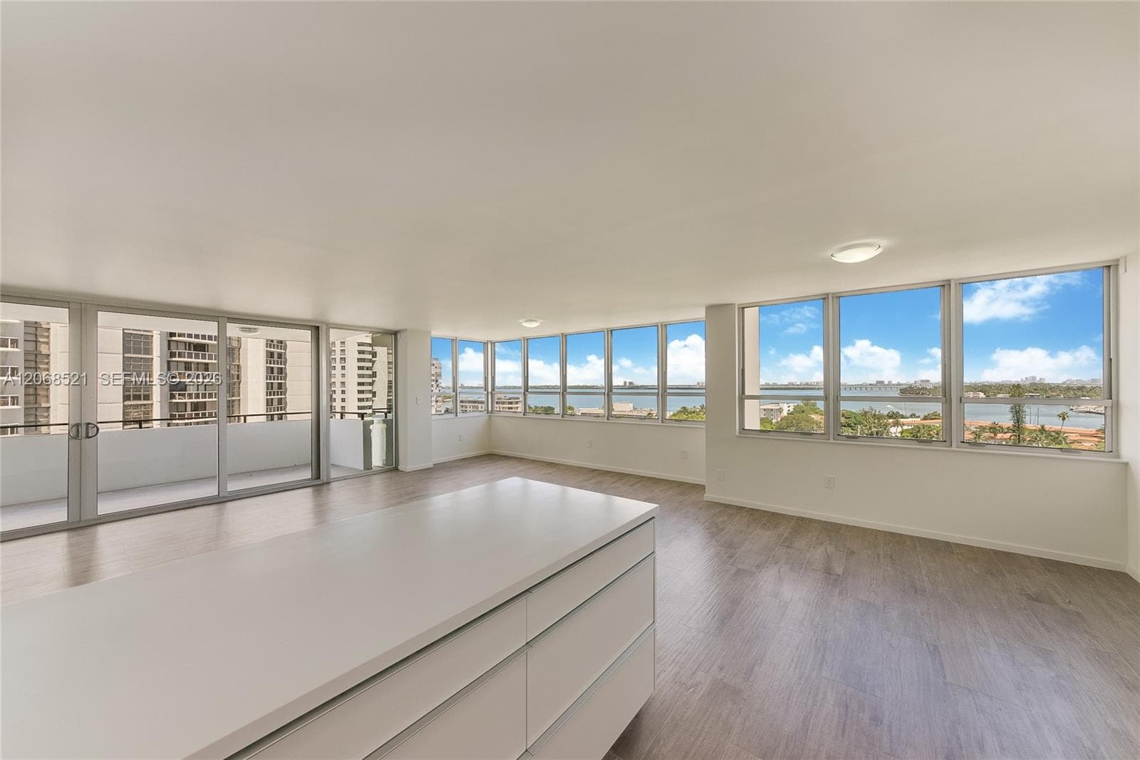 11 Island Ave 1111 photo 6